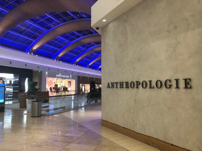 Building Photo - 5681 Bentgrass Dr