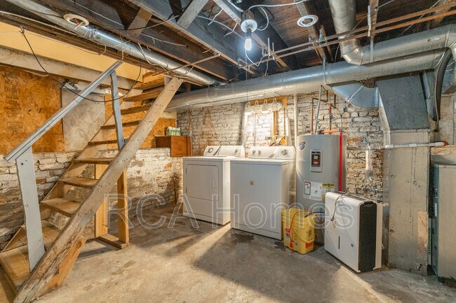 Building Photo - 2437 N Pennsylvania St