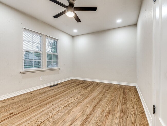 Building Photo - 2525 NW 32nd St