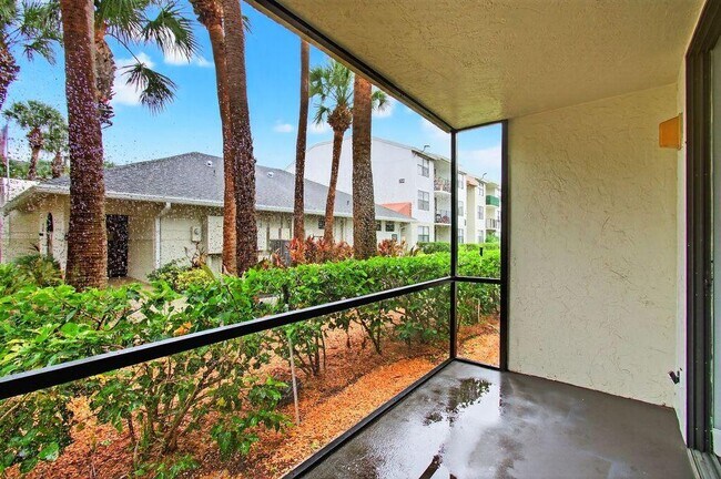 Building Photo - 744 Executive Center Dr