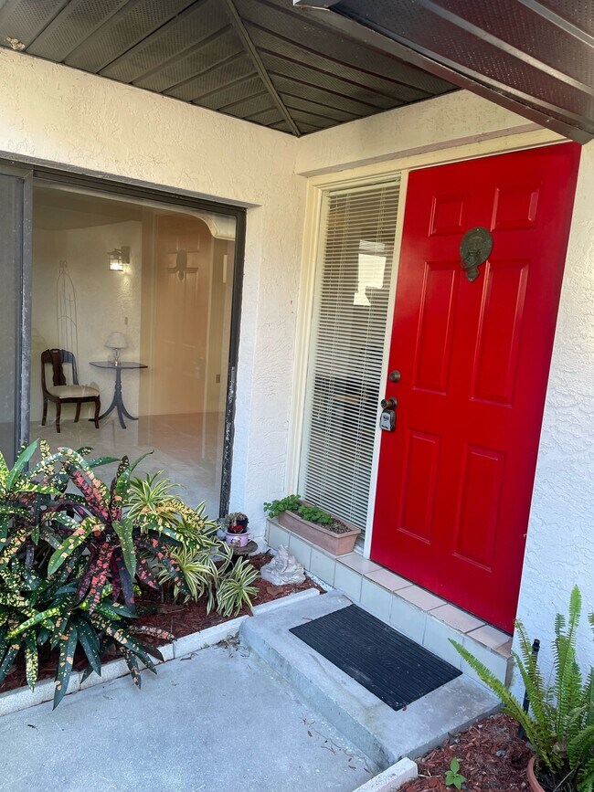 Building Photo - 11674 Pointe Cir