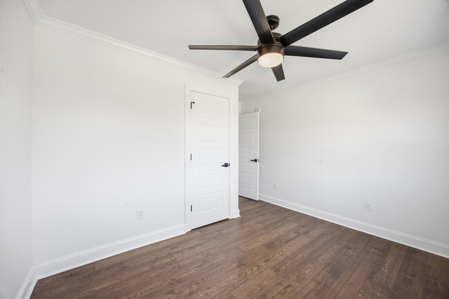 Building Photo - 294 Idle Hour Dr