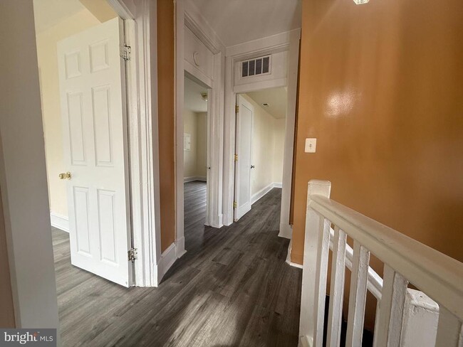 Building Photo - 720 Springfield Ave