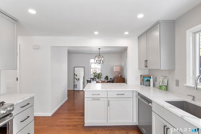 Building Photo - 26 Chelene Rd