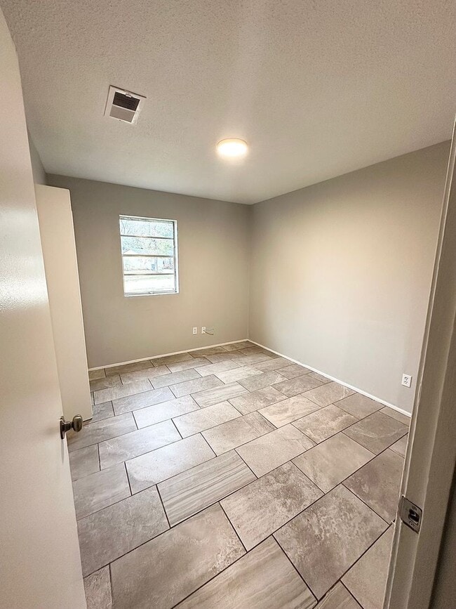 Building Photo - 3012 Gaines St