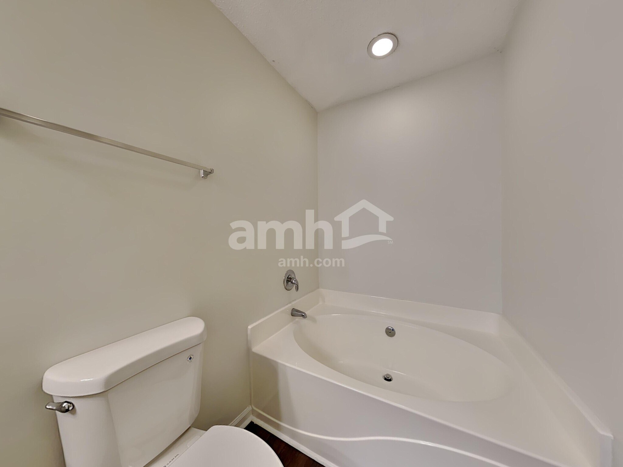 Building Photo - 125 Ducane St