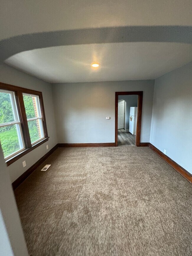 Building Photo - 235 S Arlington St