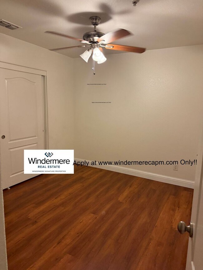 Building Photo - Hampton Village Beauty, A Very Desired Floor Plan!