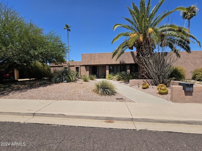 Primary Photo - 9450 N 35th St