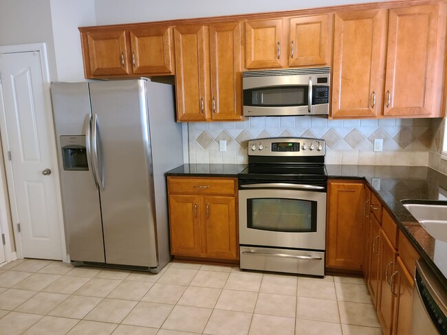 Kitchen - 10240 Blakeney Preserve Dr