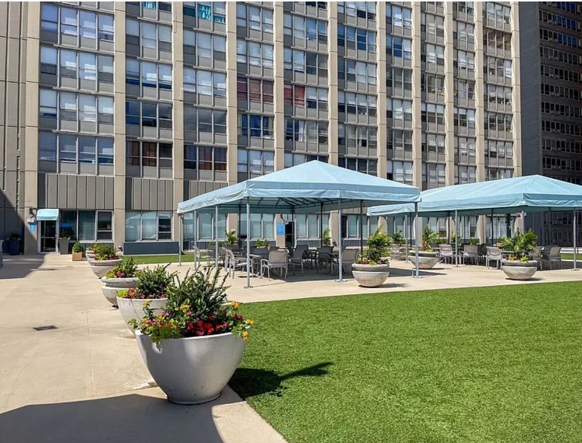 Building Photo - 655 W Irving Park Rd