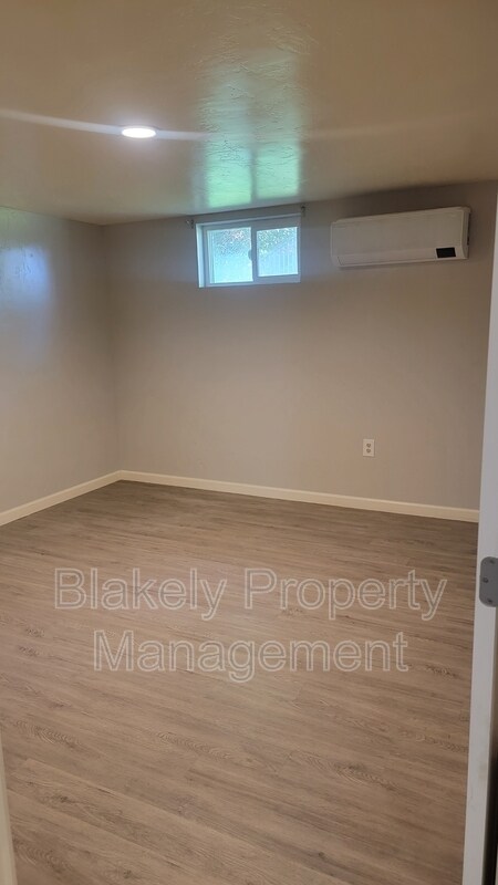 Building Photo - 116 Fern St