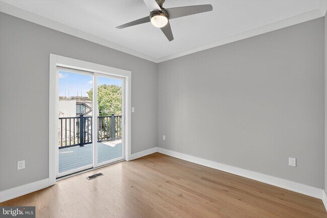 Building Photo - 1329 Irving St NW