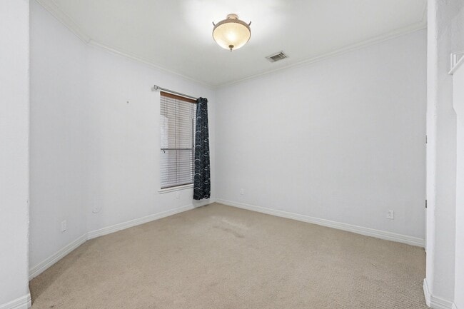 Building Photo - 4327 Lake Walk Ct