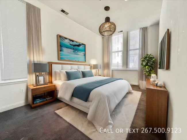 Building Photo - Gorgeous unit in a beautiful historic buil...