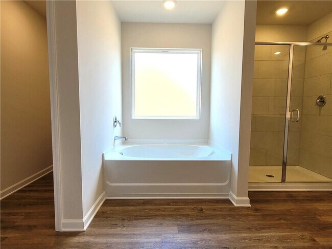 Building Photo - 310 Sound Cir
