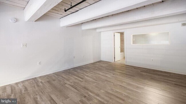 Building Photo - 1027 Arch St