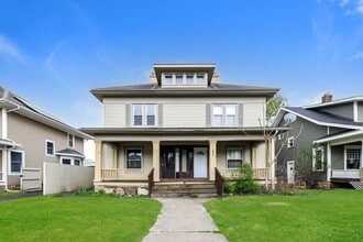 Building Photo - 557/559 E Madison Ave