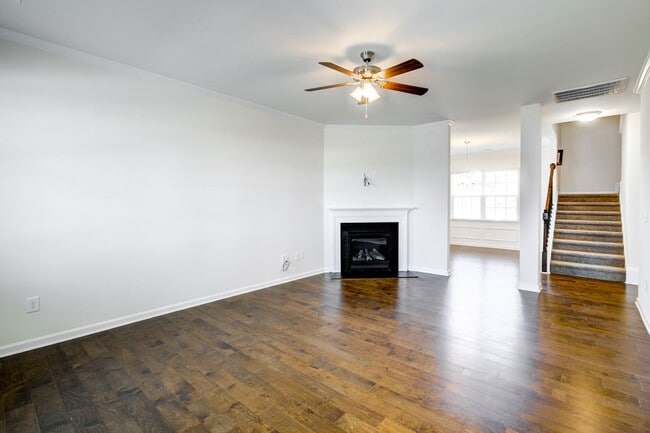 Building Photo - 4 Bedroom Rental in Mackintosh On The Lake Neighborhood!