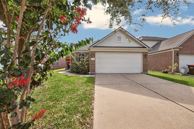 Building Photo - 15506 Fir Woods Ln