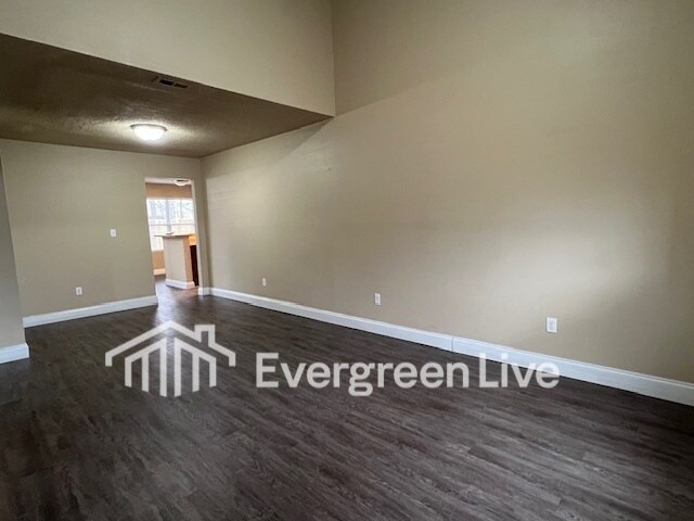 Building Photo - 203 Barrow Ct