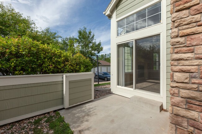 Building Photo - Spacious 3-Bedroom Townhome in Prime South...