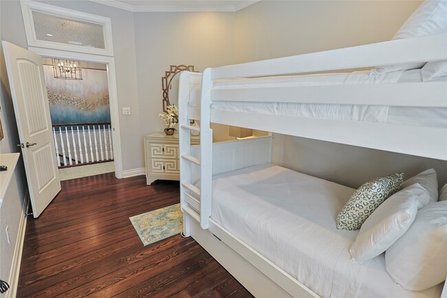 Building Photo - 2611 Avenue Q