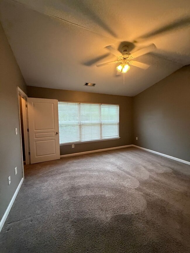 Building Photo - 06-204 Tennoppzone