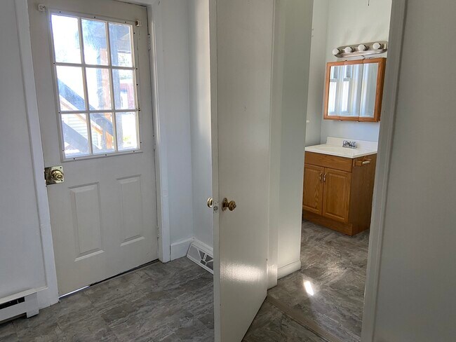 Building Photo - 1300 6th Ave