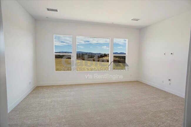 Building Photo - 30000 N Camino los Robles