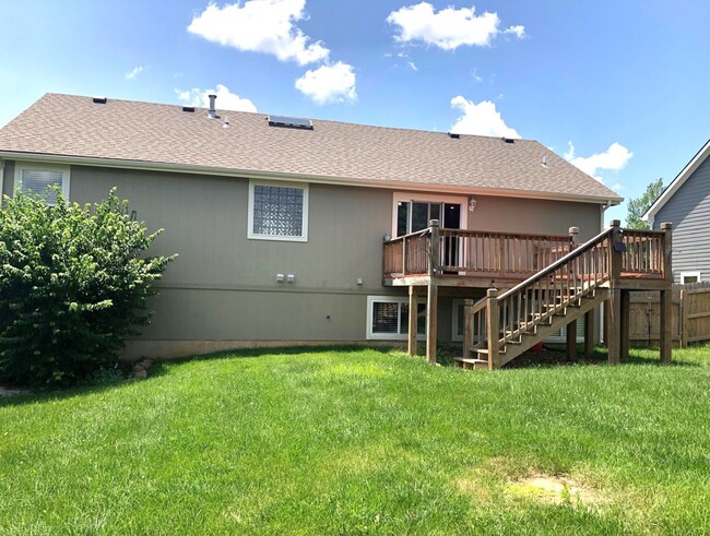 Building Photo - 2132 Shenandoah Dr