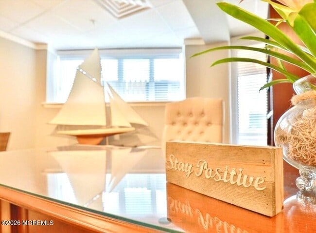 Building Photo - 16 Lake Ave