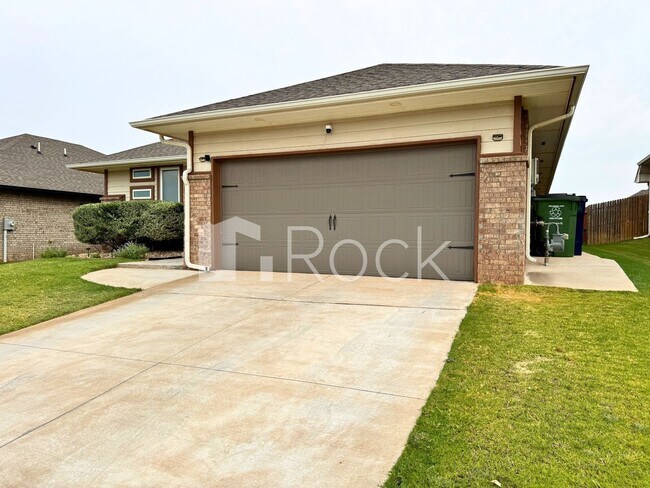 Building Photo - 8329 NW 161st Ter