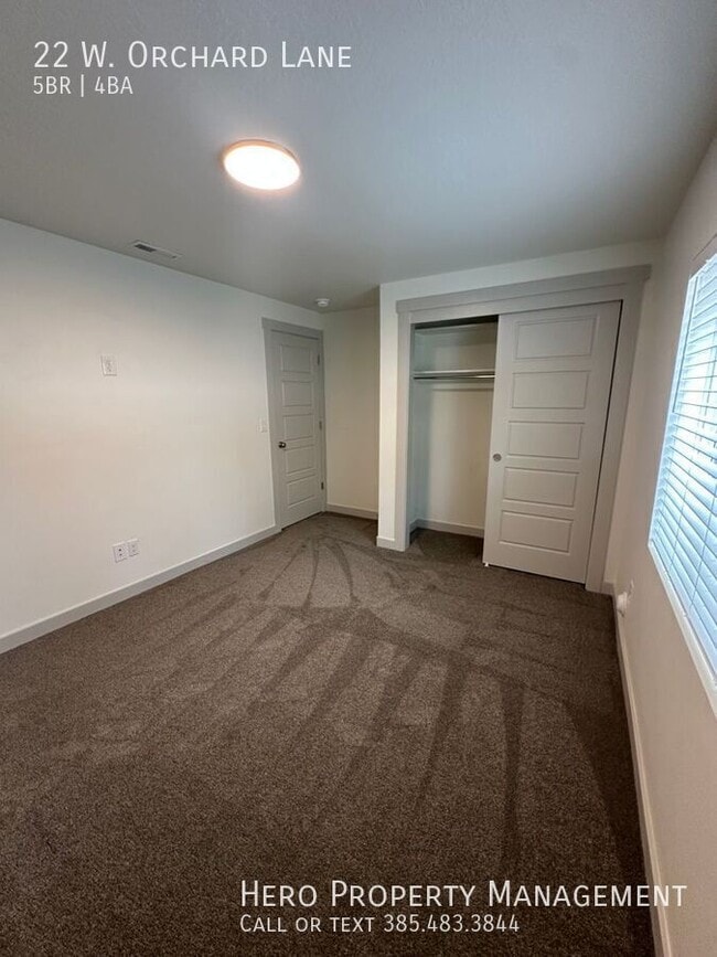 Building Photo - 22 W Orch Ln