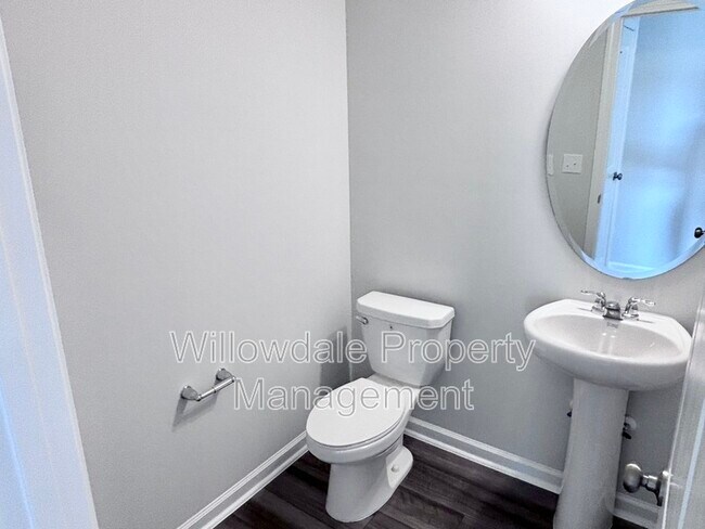 Building Photo - 4010 Silver Oak Ln
