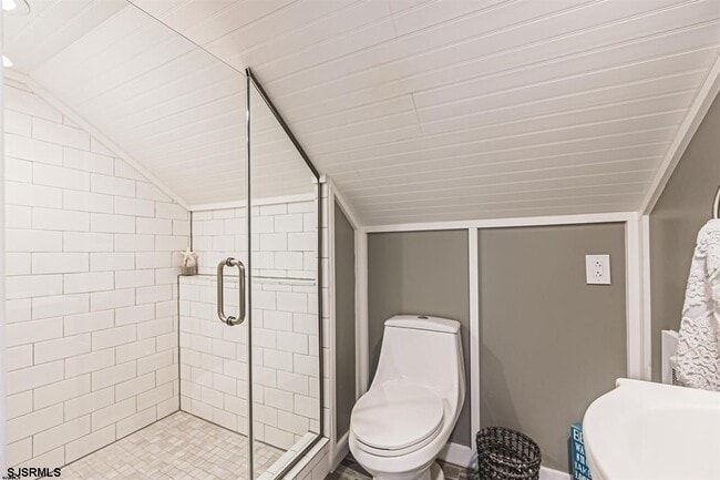 Building Photo - 112 N Argyle Ave