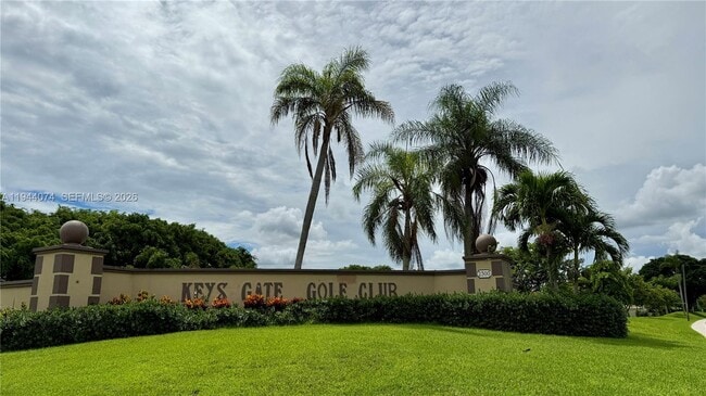 Building Photo - 2617 SE 27th Dr