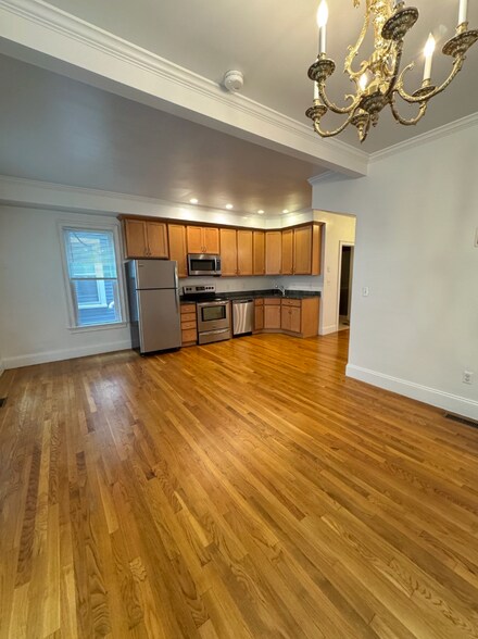 Building Photo - 157 M St