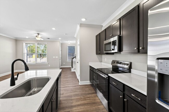 Building Photo - Charming Craftsman-Style 3-Bedroom Townhome in Garner!