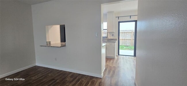 Building Photo - 6299 Arlington Ct