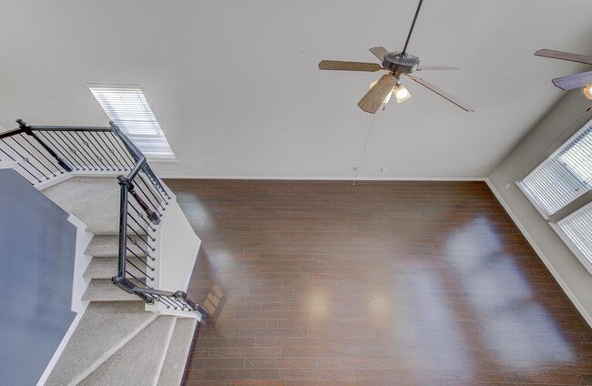 Building Photo - 1400 Middlefield Ct