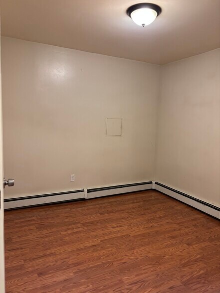 Bedroom 2 - 41 Lincoln Ave
