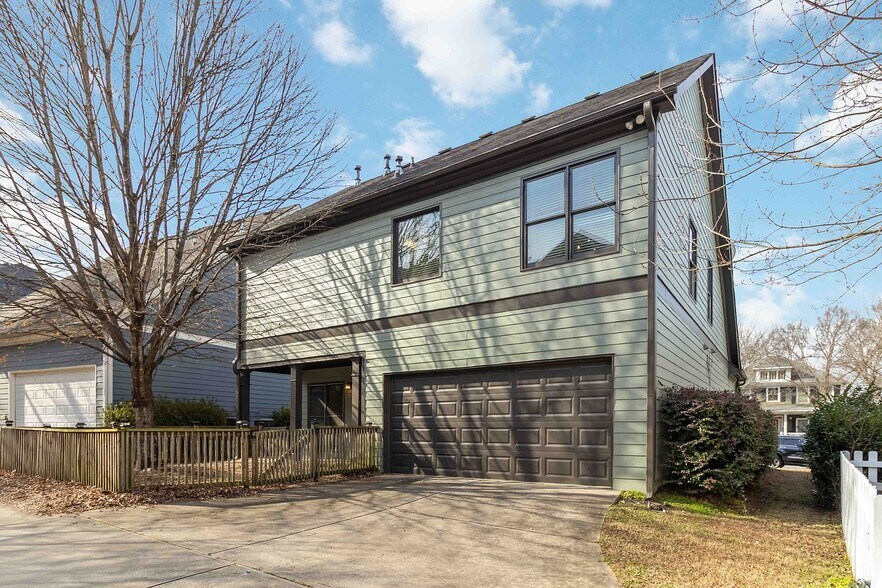 Building Photo - 1529 Gilstrap Ln NW
