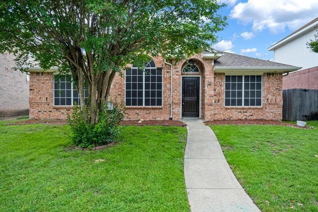 Building Photo - 3810 Columbus Dr