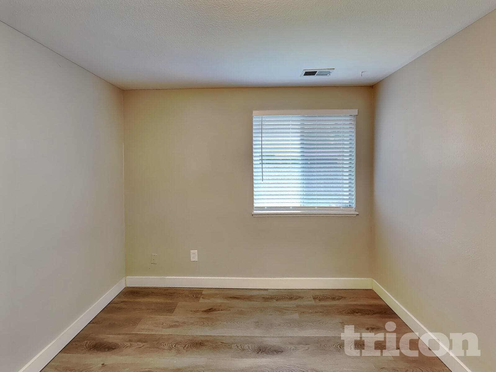 Building Photo - 1021 30th St NE