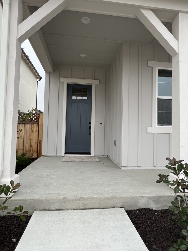 Building Photo - 3068 El Capitan Dr