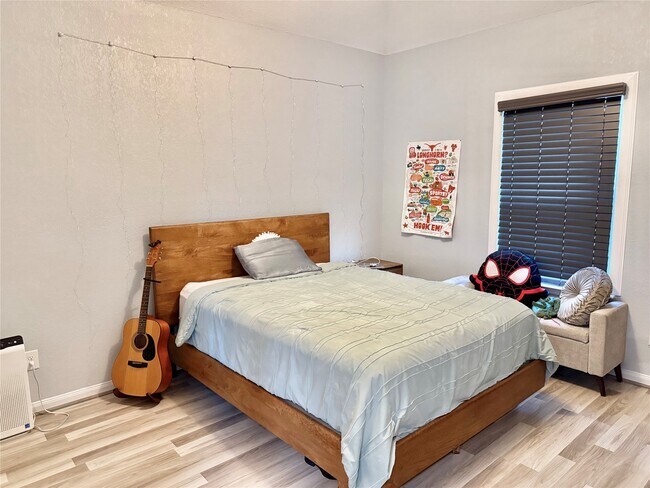 Building Photo - 17501 Deer Creek Dr