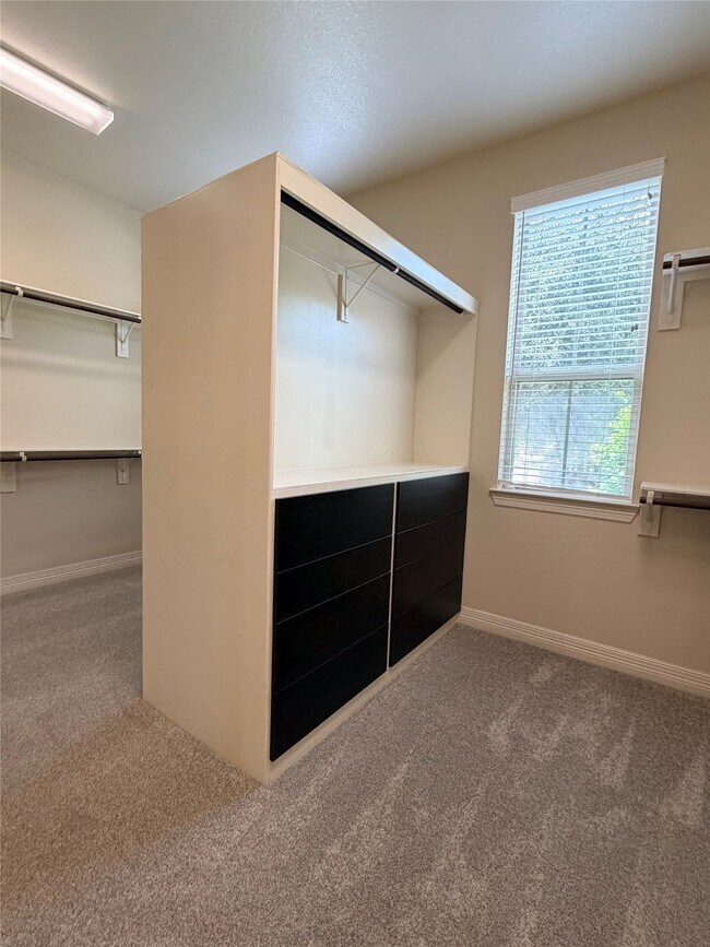 Building Photo - 5423 Lachlan Springs Ln