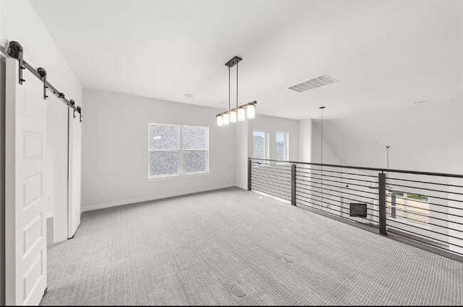 Building Photo - 204 Carmen Oak Ln