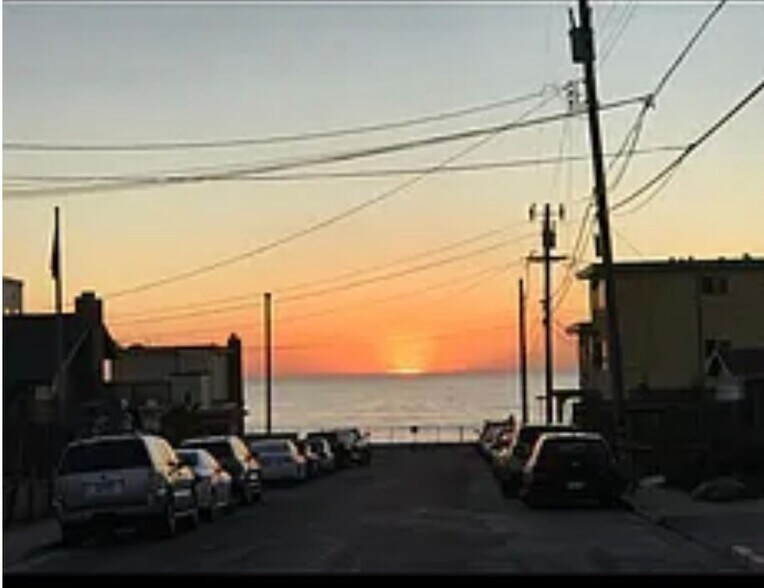 Building Photo - 70 Paloma Ave